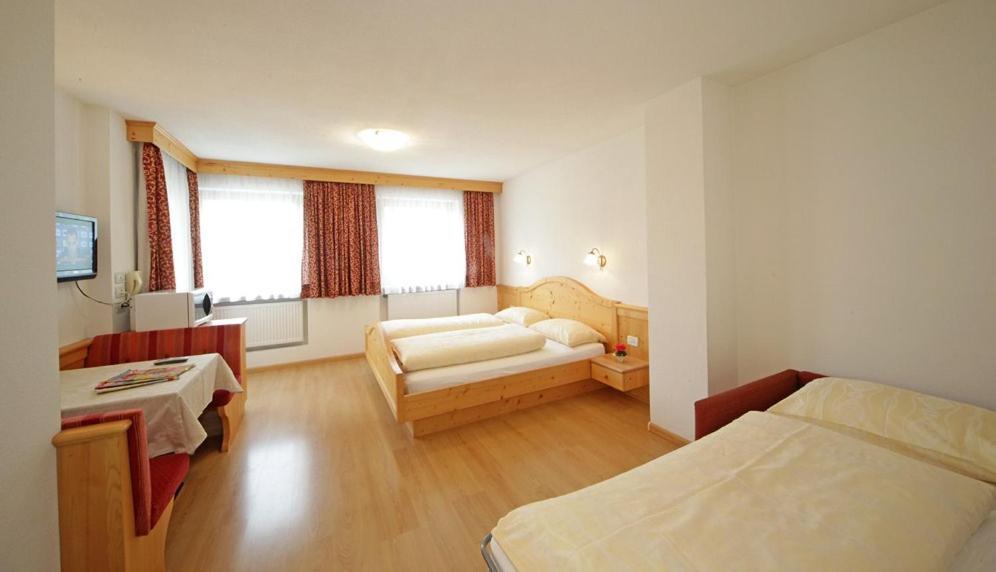 Apartments Lasteis La Villa  Zewnętrze zdjęcie