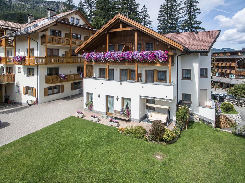 Apartments Lasteis La Villa  Zewnętrze zdjęcie